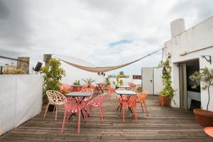 Safestay Barcelona Passeig de Gràcia的阳台或露台