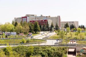 Budynek, w którym mieści się aparthotel