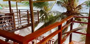 Balkón nebo terasa v ubytování Villa Naatang Bohol Beach House 1