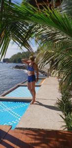 Bazén v ubytování Villa Naatang Bohol Beach House 1 nebo v jeho okolí