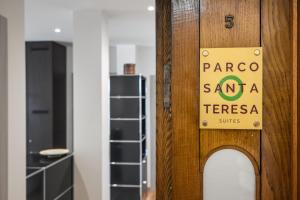 Certifikát, hodnocení, plakát nebo jiný dokument vystavený v ubytování ParcoSantaTeresa Suites LOC-02279