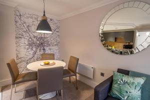2 London Mews