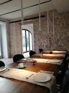 A seating area at Relais Casale Valigi