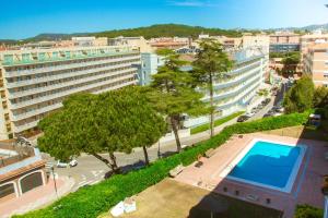 Bazén v ubytovaní Apartament with sea view alebo v jeho blízkosti