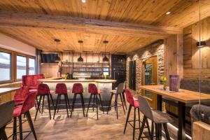 Kuchyň nebo kuchyňský kout v ubytování Hotel Gasthof Jäger Zillertal