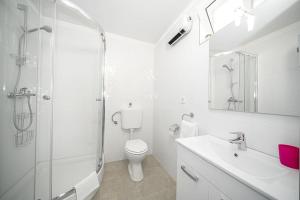 Koupelna v ubytování Sunshine Apartment Sovlje