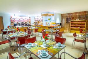 Makanan di atau berdekatan hotel