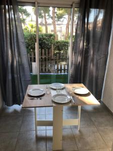 appartement Cap d’Agde的阳台或露台