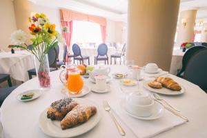 Capo Dei Greci Taormina Coast Hotel & SPA tesisinde konuklar için mevcut kahvaltı seçenekleri