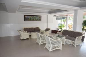 Posezení v ubytování Puangpen Villa Hotel