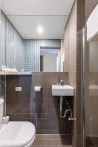 Bilik mandi di Best Western Melbourne City