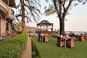 Zahrada ubytování Ramada by Wyndham Mussoorie Mall Road