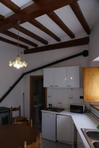 Ett kök eller pentry på Casa Poli Bolzoni