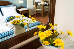 Gallery image of Mira Mare Hotel, Galaxidi in Galaxidhion