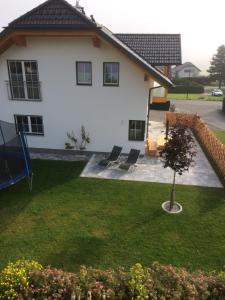 Ogród w obiekcie Ferienhaus Wind