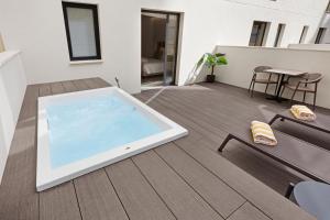 Bazén v ubytování Protur Naisa Palma Hotel nebo v jeho okolí
