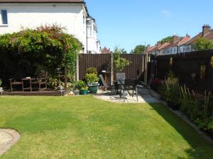 Сад в TEA in Liverpool - Private - Quiet - Ground Floor - En-suite - Walk-in-shower