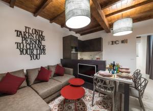 Telewizja i/lub zestaw kina domowego w obiekcie Dolcevita Apartments