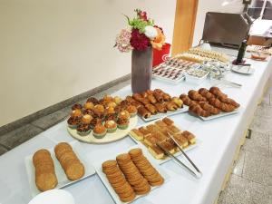 Comida en o cerca de este hotel