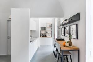 A kitchen or kitchenette at Manganelli Suite