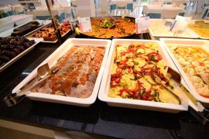 Comida en o cerca de este hotel