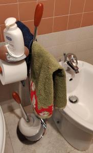 Bilik mandi di B&B Il Glicine Nascosto +28 gambar