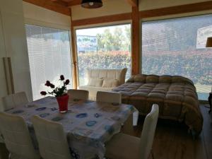 A seating area at Villa leonia