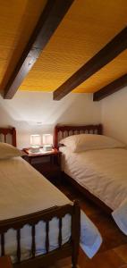 Un pat sau paturi într-o cameră la Apartment Slavi
