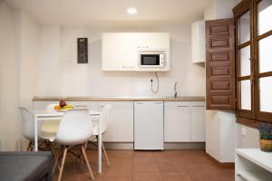 Apartamentos Nahira Suites 3000, Granada – Updated 2022 Prices
