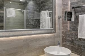Koupelna v ubytování Luxury Amarin Apartment