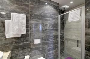 Koupelna v ubytování Luxury Amarin Apartment