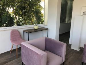 Posedenie v ubytovaní Luxury apartment at Lomas del Rey, Puente Romano