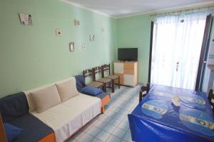 TV a/nebo společenská místnost v ubytování Apartments Juric by El-Pi Tours