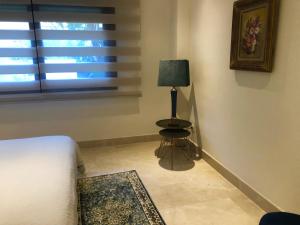 Posteľ alebo postele v izbe v ubytovaní Luxury apartment at Lomas del Rey, Puente Romano