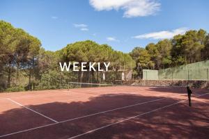 Tenis a/nebo squash v ubytování Masia Sitges Mas Peirot Geniune Farmhouse 20 min walk from beaches 60 Heactares of Wine Fields Garden AC Until 18 people nebo okolí