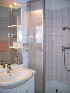 Koupelna v ubytování Hotel Barmstedter Hof