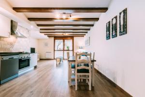 A kitchen or kitchenette at Casa Rural Monte Perdido