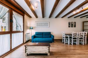 A seating area at Casa Rural Monte Perdido