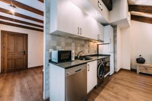 A kitchen or kitchenette at Casa Rural Monte Perdido