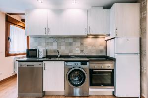 A kitchen or kitchenette at Casa Rural Monte Perdido