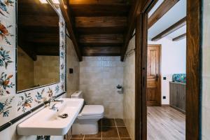 A bathroom at Casa Rural Monte Perdido