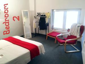 A bed or beds in a room at 2-level BIG space near beach, bars, walking street