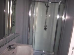 Koupelna v ubytování Hotel Le Colbert epernay