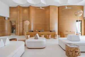 SALA Samui Chaweng Beach Resort的休息区