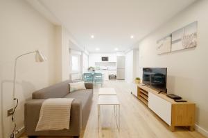 A television and/or entertainment centre at Centro-Nautico III