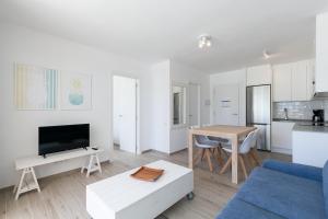 Kuchyň nebo kuchyňský kout v ubytování UHC Novelty Apartments
