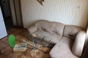 Ein Sitzbereich in der Unterkunft Apartment at Sadovaya 27