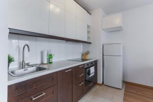 Kuchnia lub aneks kuchenny w obiekcie Apartament Gdańsk z balkonem Stare Miasto