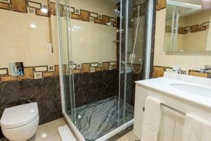Koupelna v ubytování Maximus Hotel Byblos