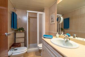 A bathroom at Costabravaforrent Balco 2